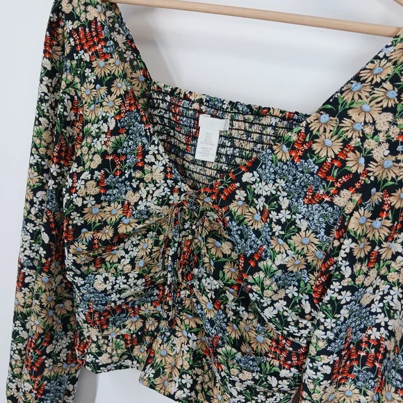 H&M Ruched Floral Top - Picture 2 of 5